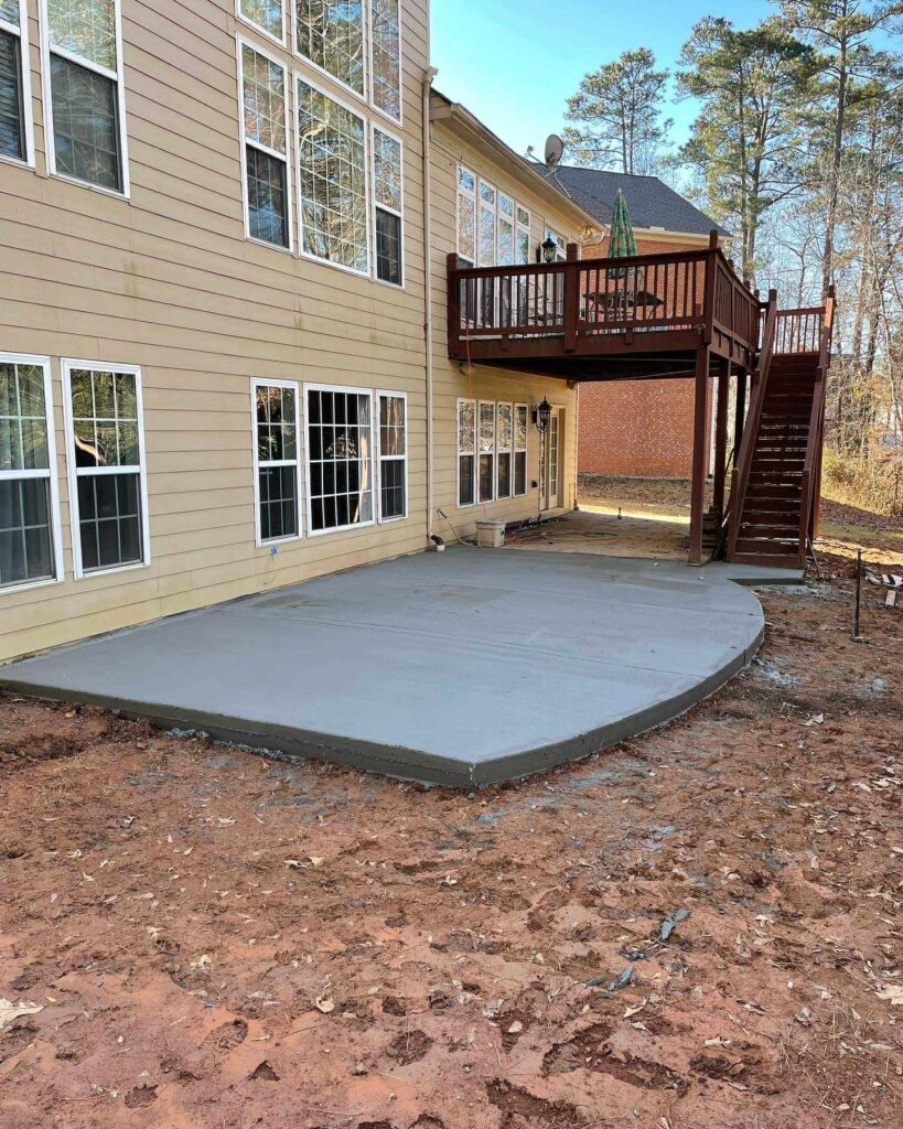 concrete-contractor-back-patio